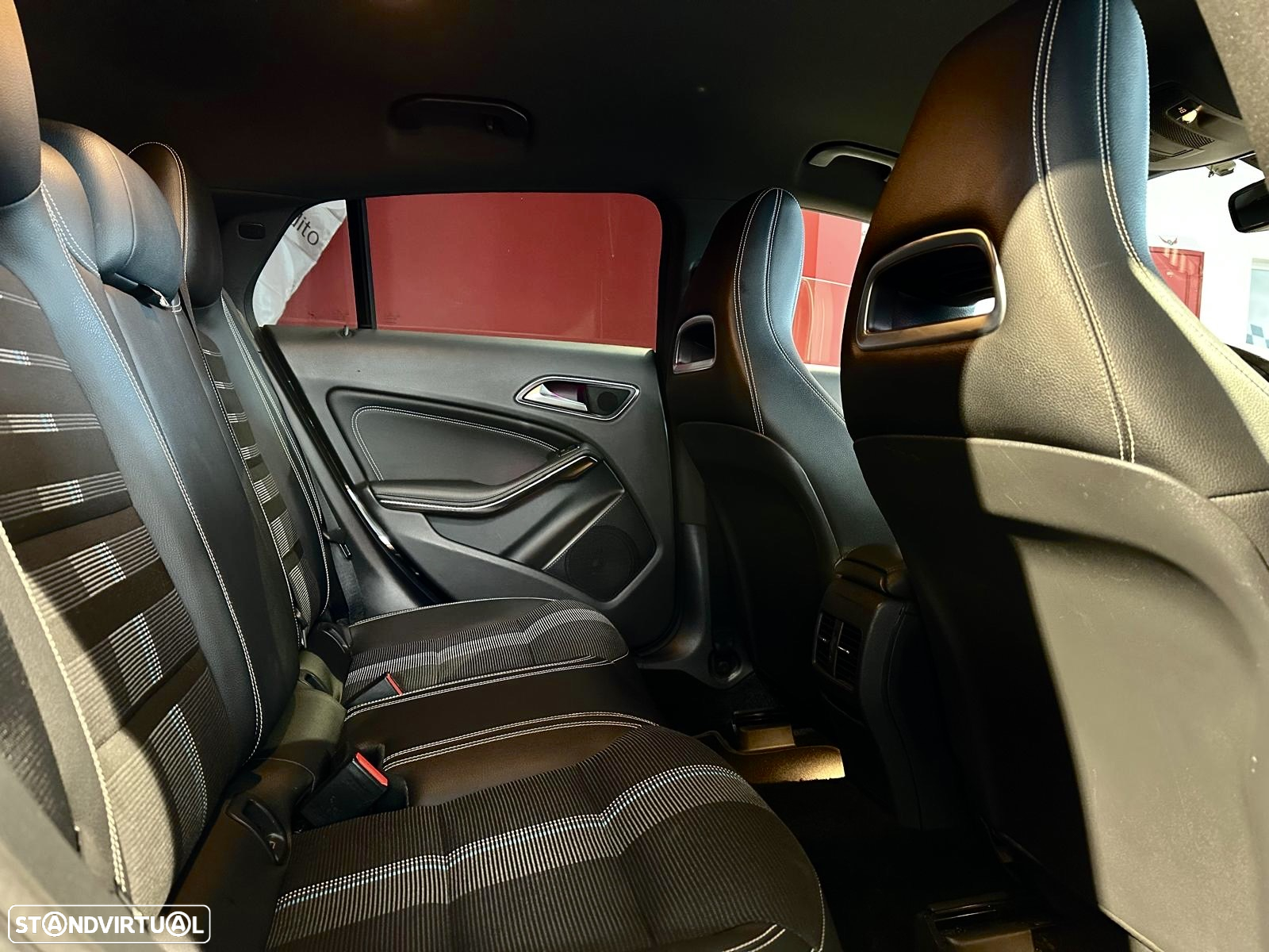 Mercedes-Benz CLA 180 Shooting Brake d Peak Edition - 15