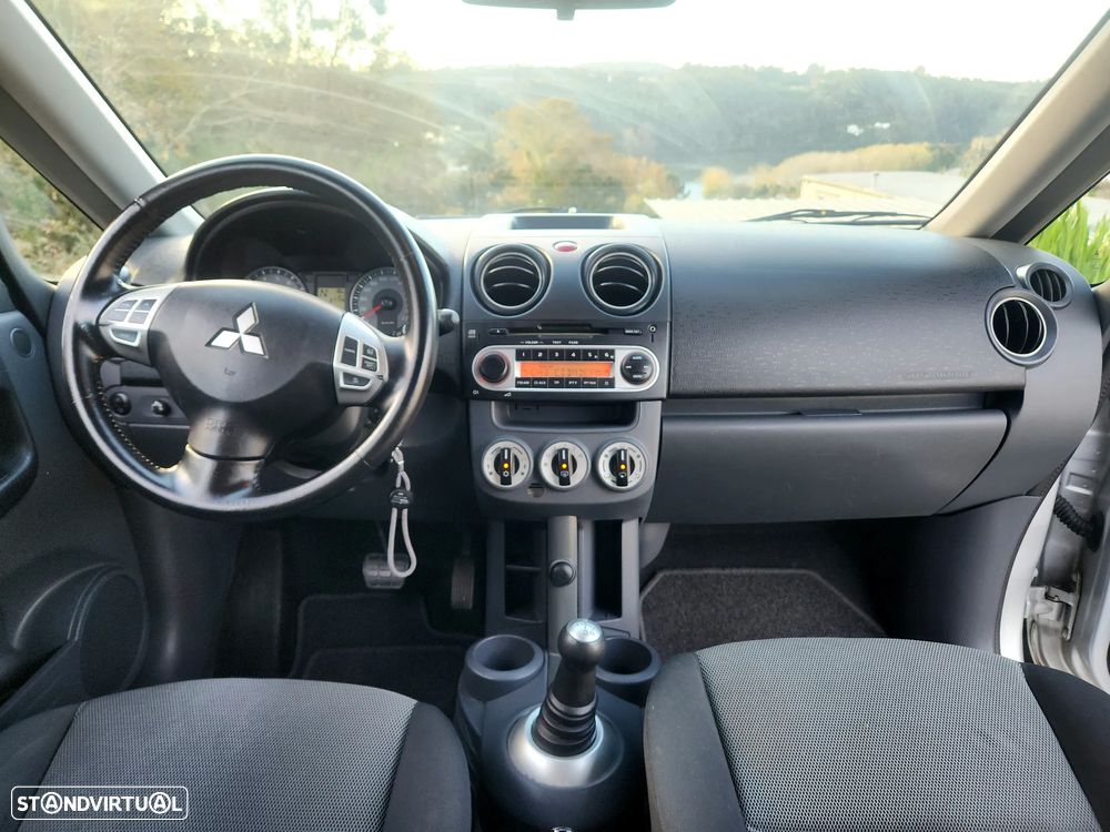 Mitsubishi Colt CZ3 1.3 Auto 30 Anos - 7