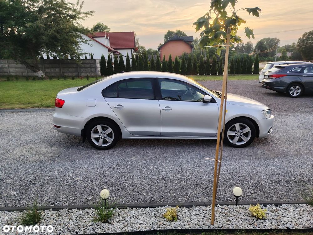 Volkswagen Jetta 1.6 TDI Comfortline Optimum - 4