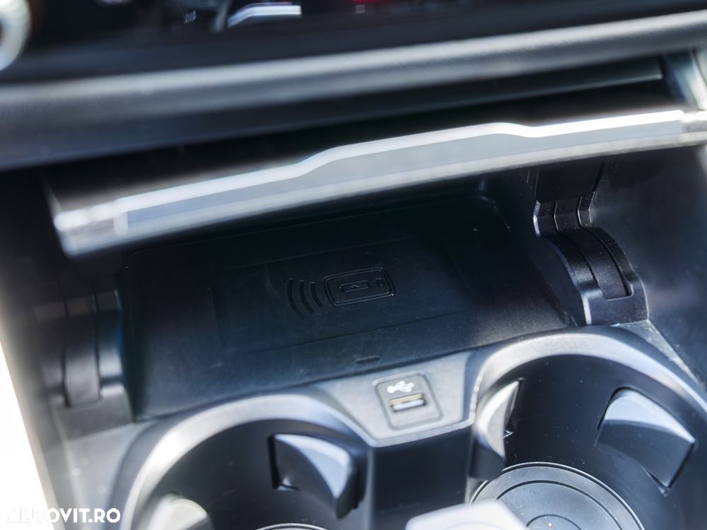 BMW Seria 3 320d xDrive AT MHEV - 31
