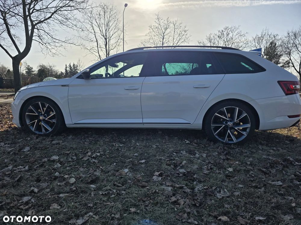 Skoda Superb 2.0 TDI Sportline DSG - 28