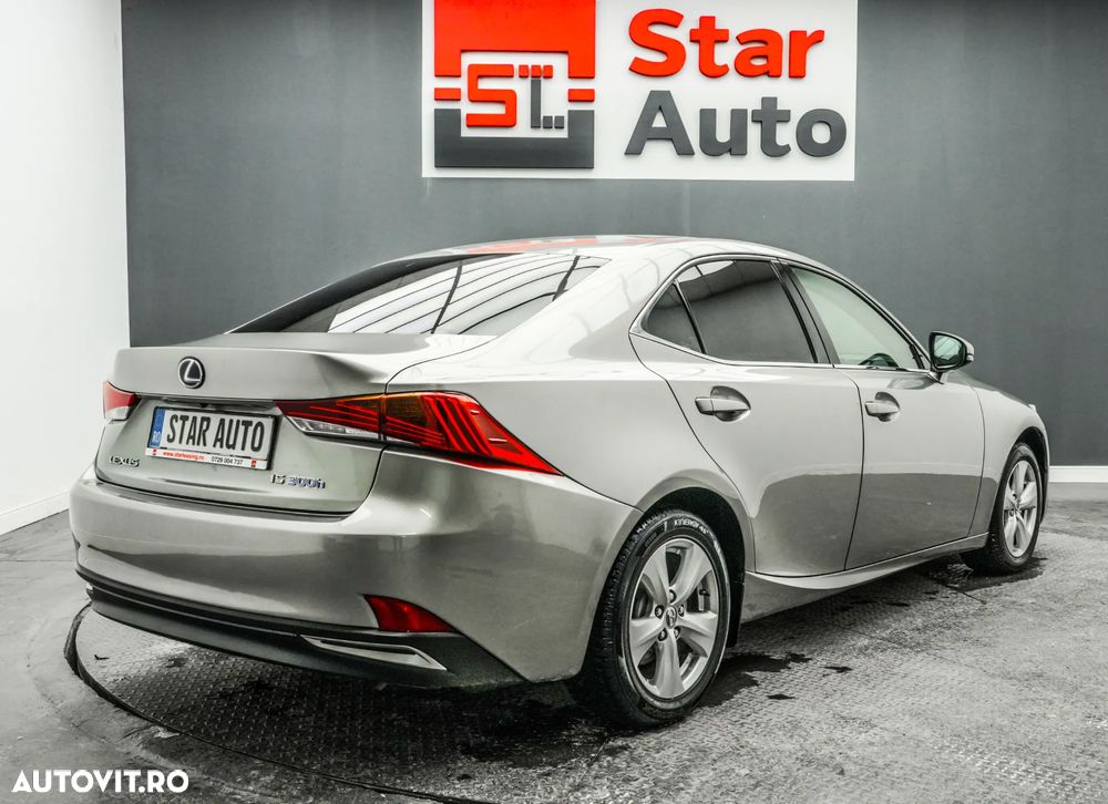 Lexus Seria IS 300h Executive - 6