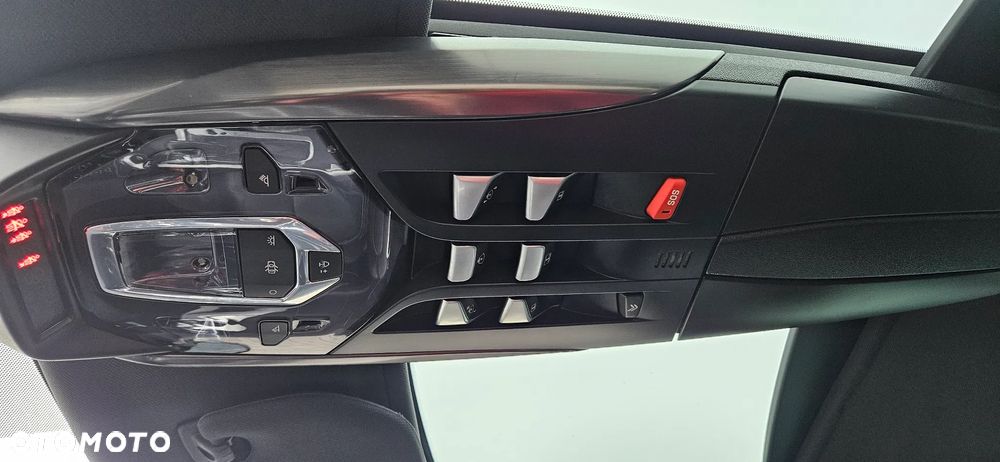 Citroën DS5 HDi 165 SoChic - 13