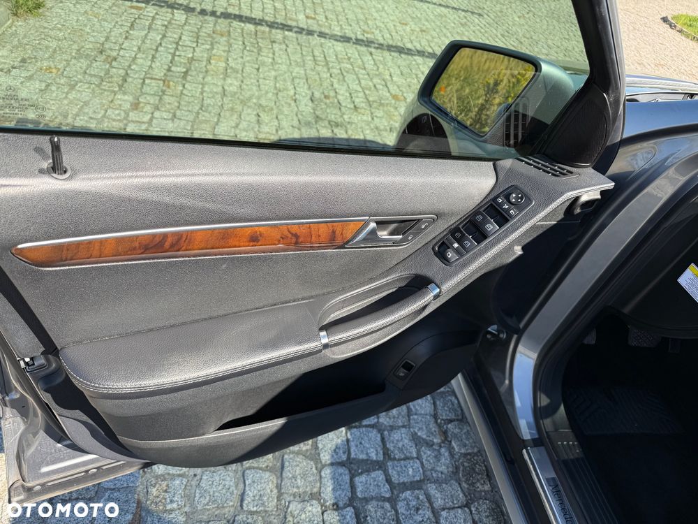 Mercedes-Benz Klasa R 350 4-Matic - 13
