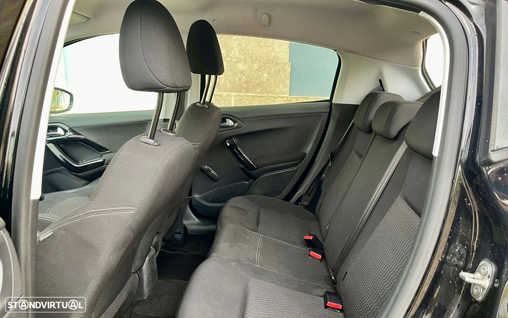 Peugeot 208 1.6 BlueHDi Allure - 10