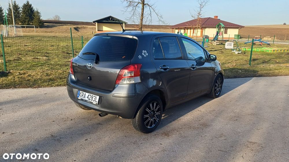 Toyota Yaris 1.33 2010 - 6