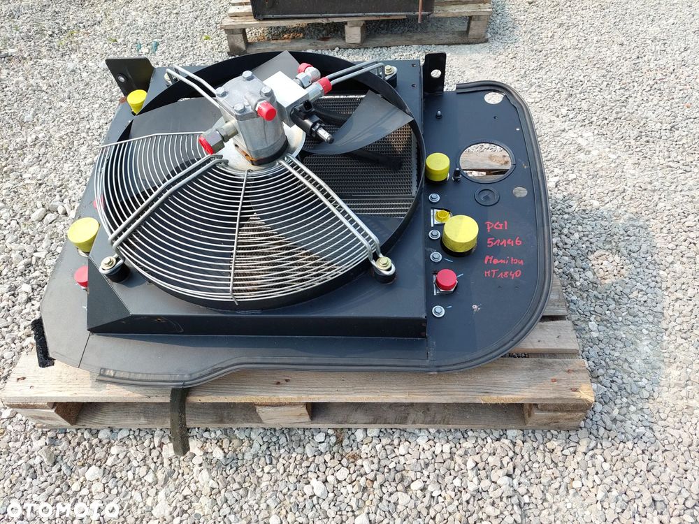 [17][69×70] Chłodnica cieczy oleju wody zespół chłodnic intercooler Manitou MT 1840 [PGI 51146] - 1
