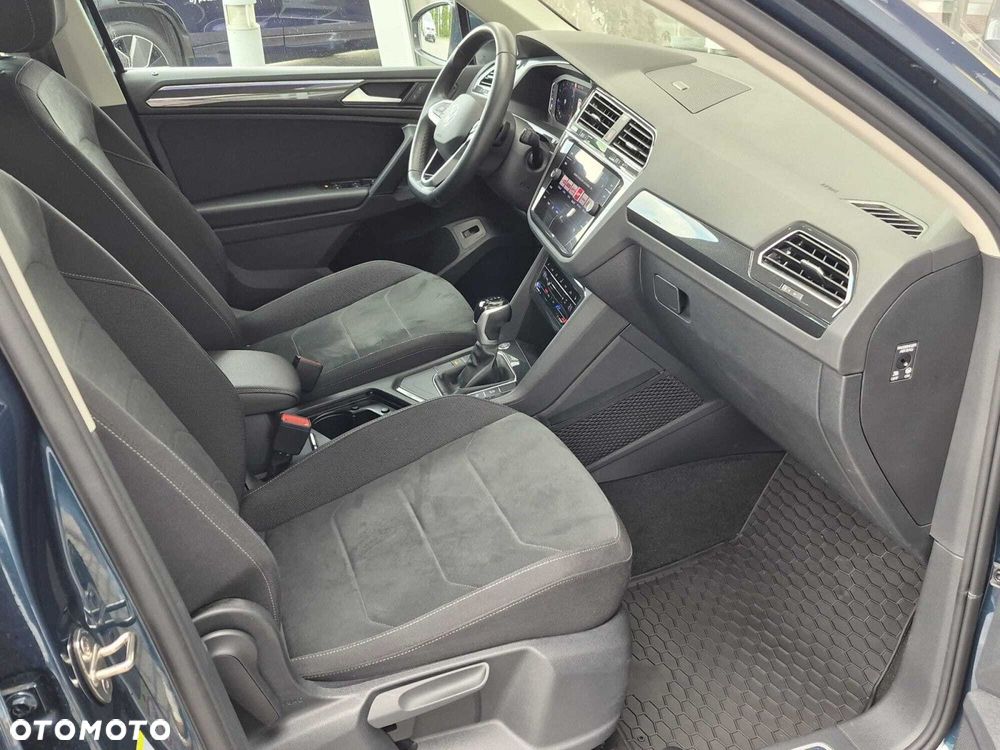 Volkswagen Tiguan - 11