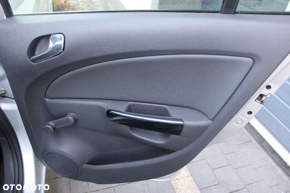Opel Corsa - 20
