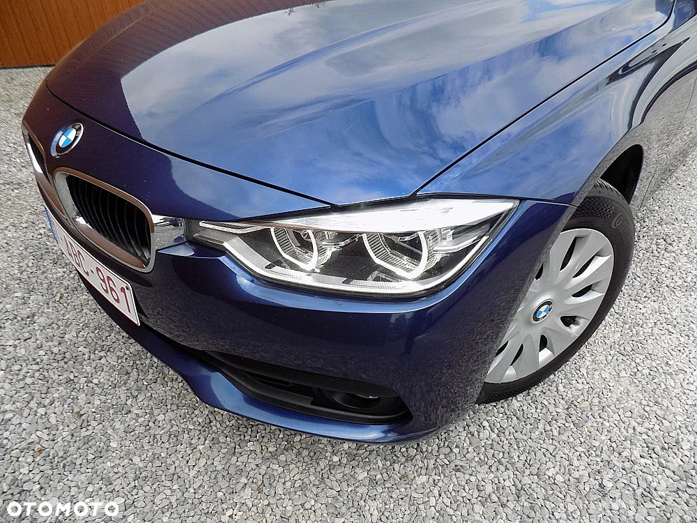 BMW Seria 3 316d Touring - 26
