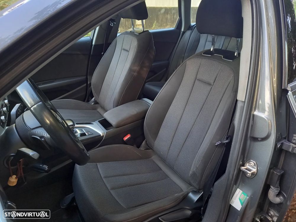 Audi A4 Avant 2.0 TDI Advance S tronic - 6