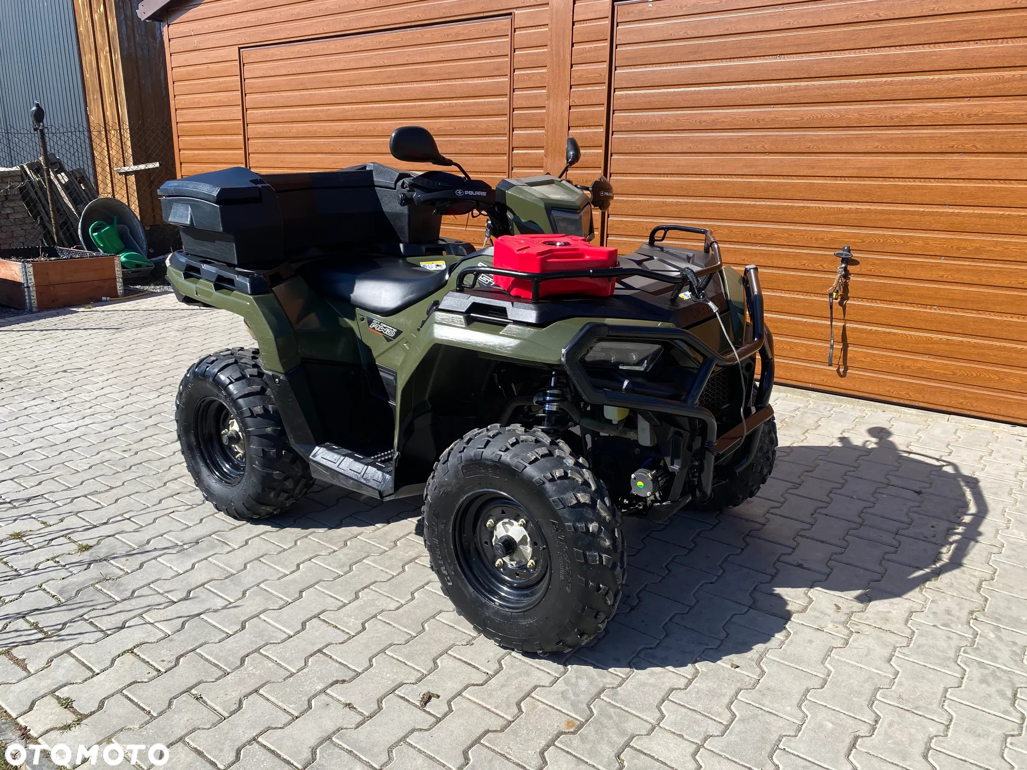 Polaris Sportsman - 16