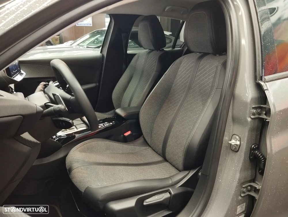 Peugeot 208 1.2 Hybrid Allure e-DCS6 - 17