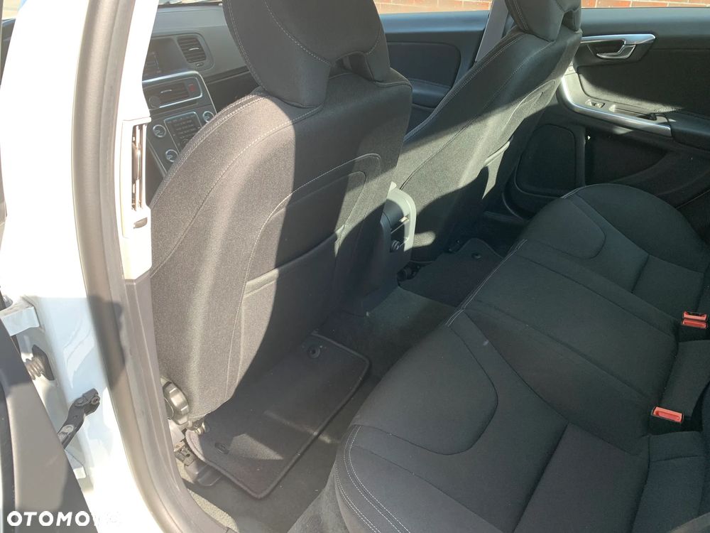 Volvo S60 T3 Kinetic - 12