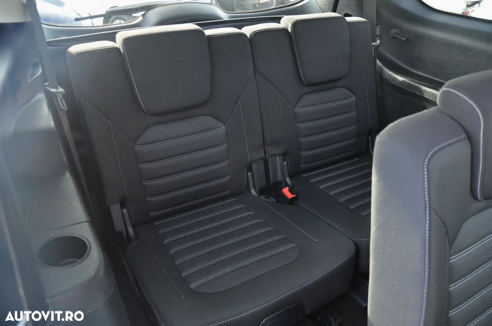 Ford Galaxy - 8