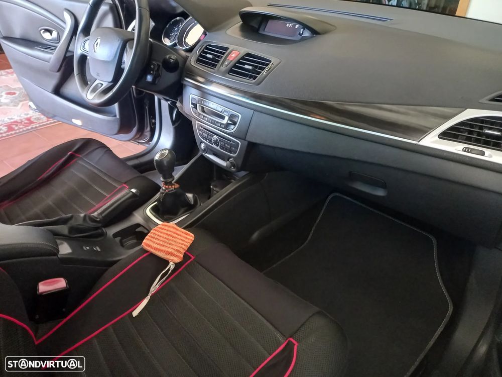 Renault Mégane 1.5 dCi Dynamique S - 2