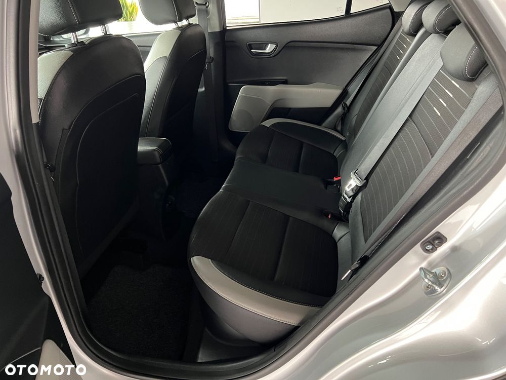Kia Stonic - 28
