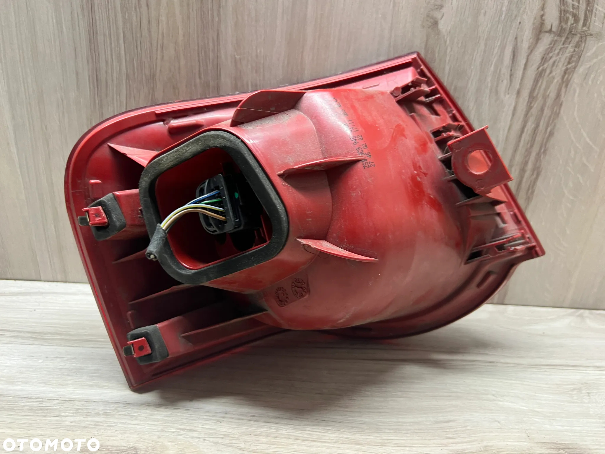 LAMPA TYLNA PRAWA VW PASSAT B6 KOMBI - 2