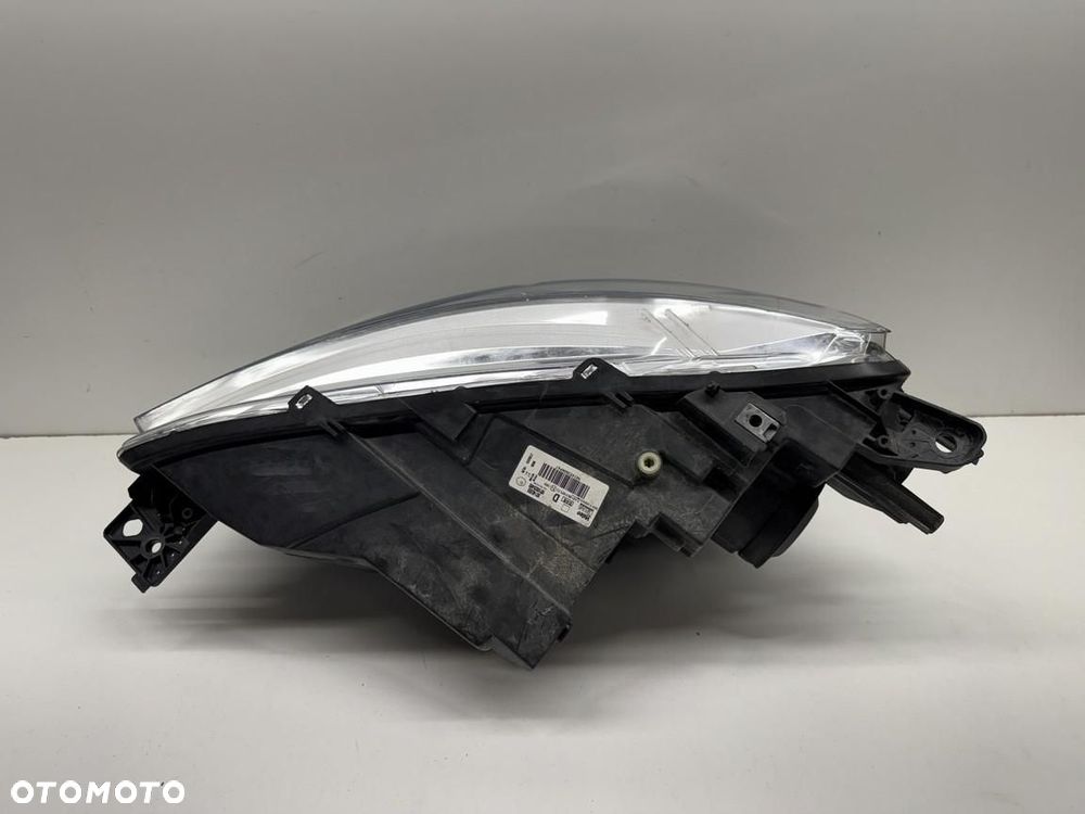 Przednia Prawa lampa  Opel Combo E 9816825480 - 2