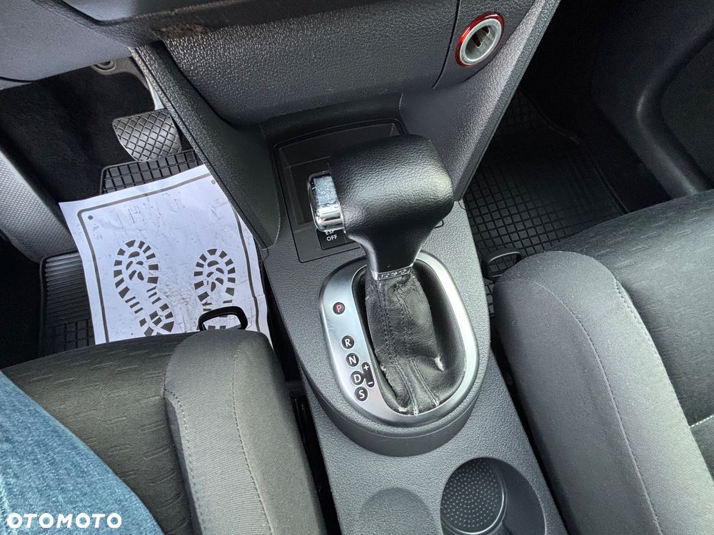 Volkswagen Touran 1.9 TDI DSG Conceptline - 16