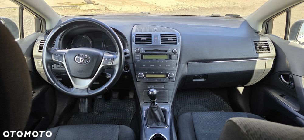 Toyota Avensis 2.0 D-4D Sol - 25