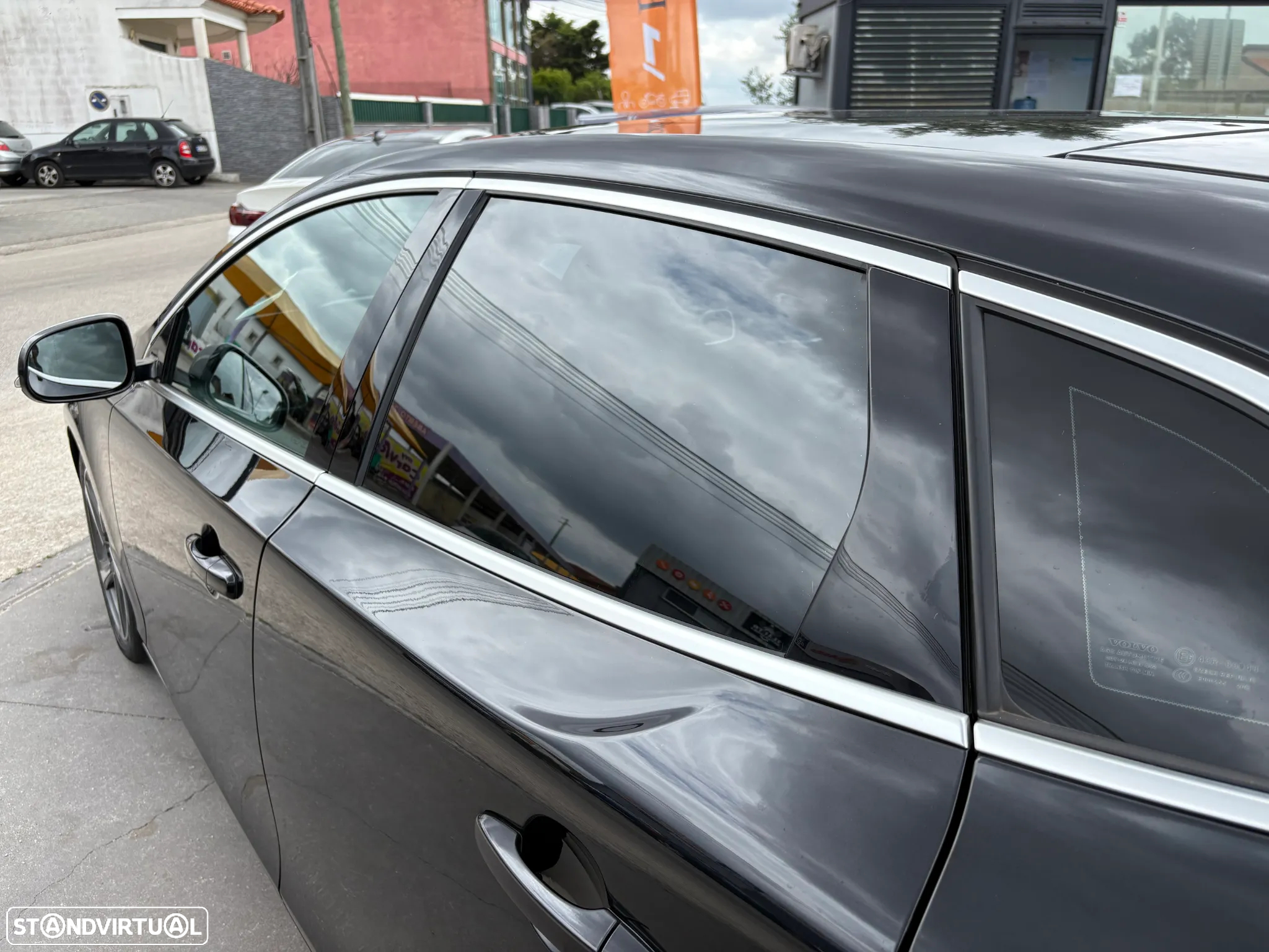 Volvo V40 1.6 D2 R-Design Momentum - 10