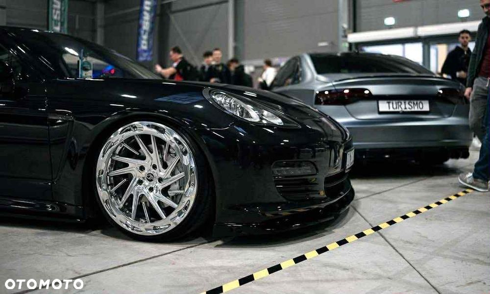 Porsche Panamera 4S - 25