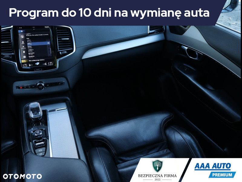 Volvo XC 90 - 9