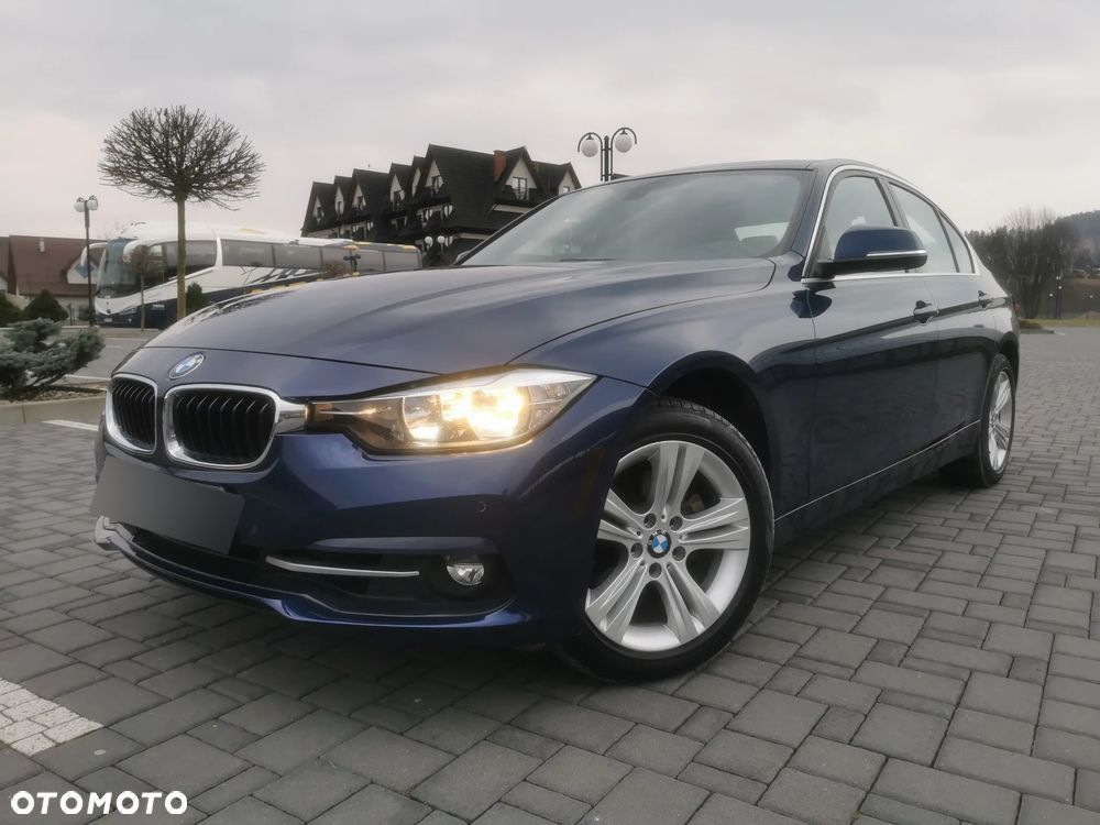 BMW Seria 3 330i xDrive Luxury Line - 1