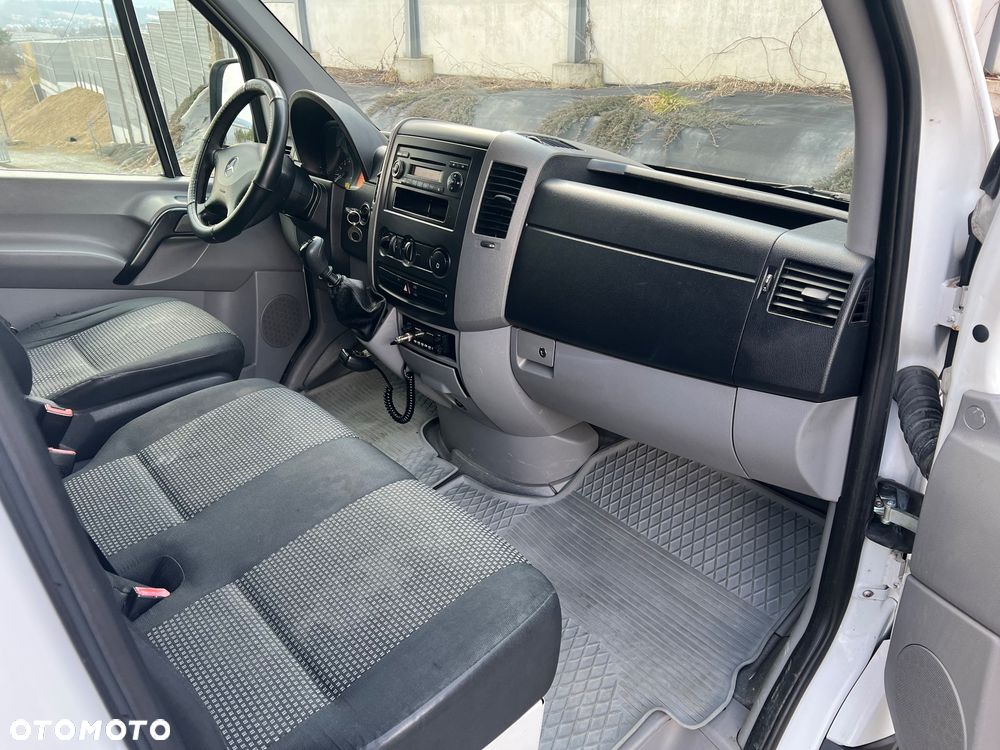 Mercedes-Benz Sprinter - 20