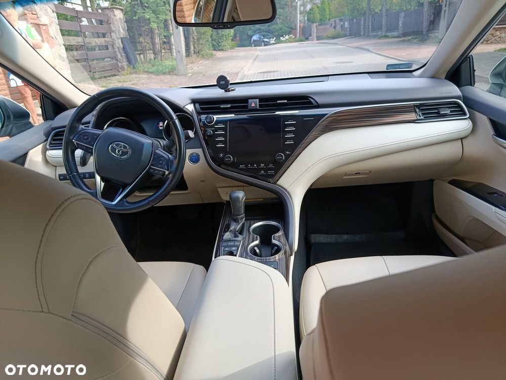 Toyota Camry 2.5 Hybrid Executive CVT - 10