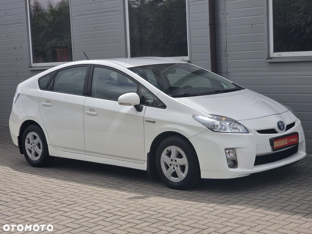 Toyota Prius (Hybrid) - 8