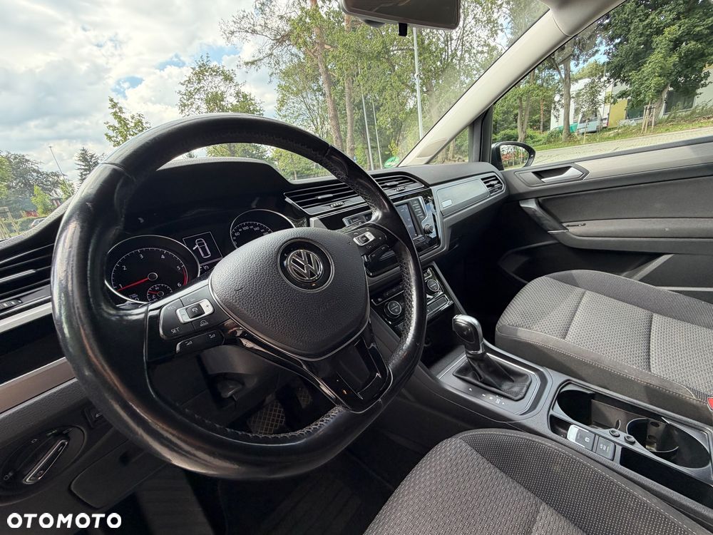 Volkswagen Touran - 13