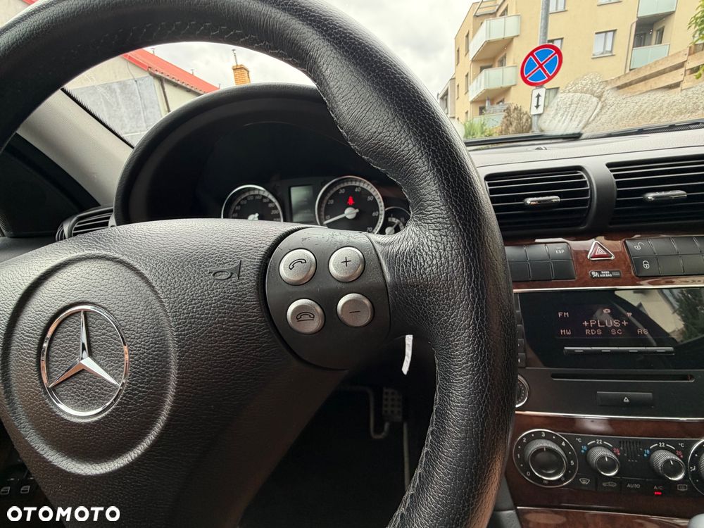 Mercedes-Benz Klasa C 180 Kompressor Automatik Avantgarde Sport Edition + - 28