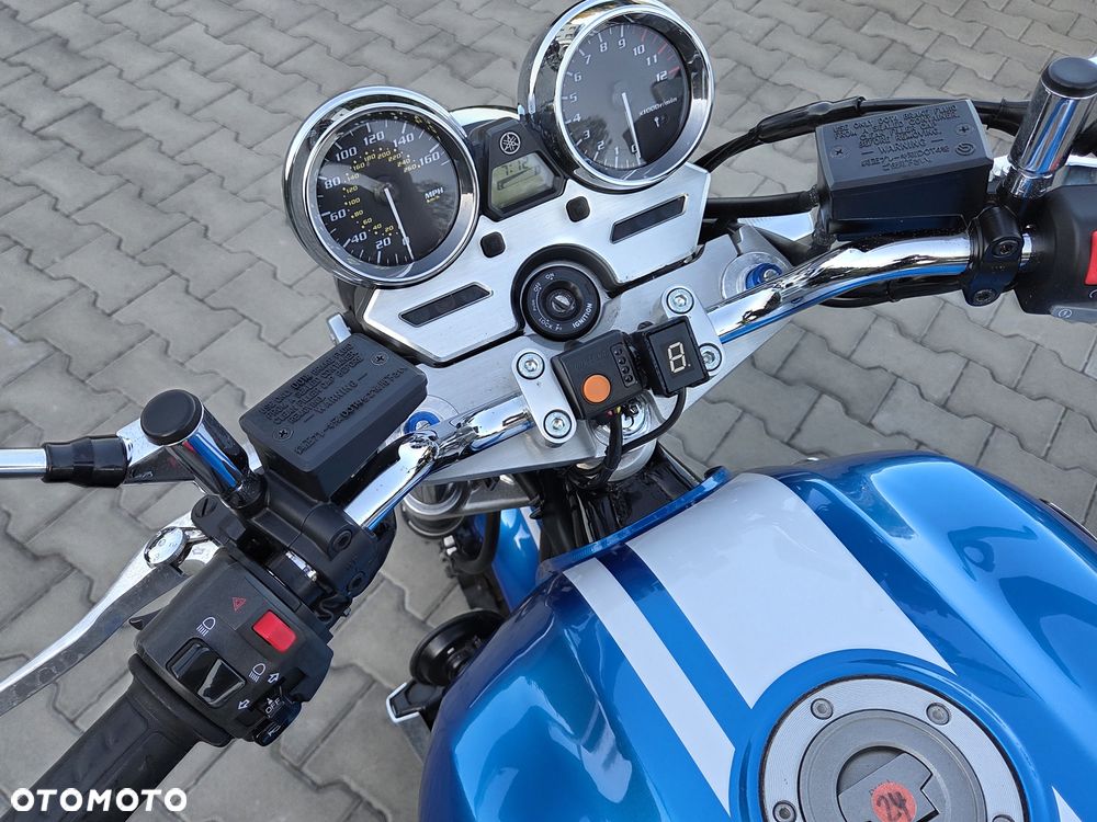 Yamaha XJR - 25