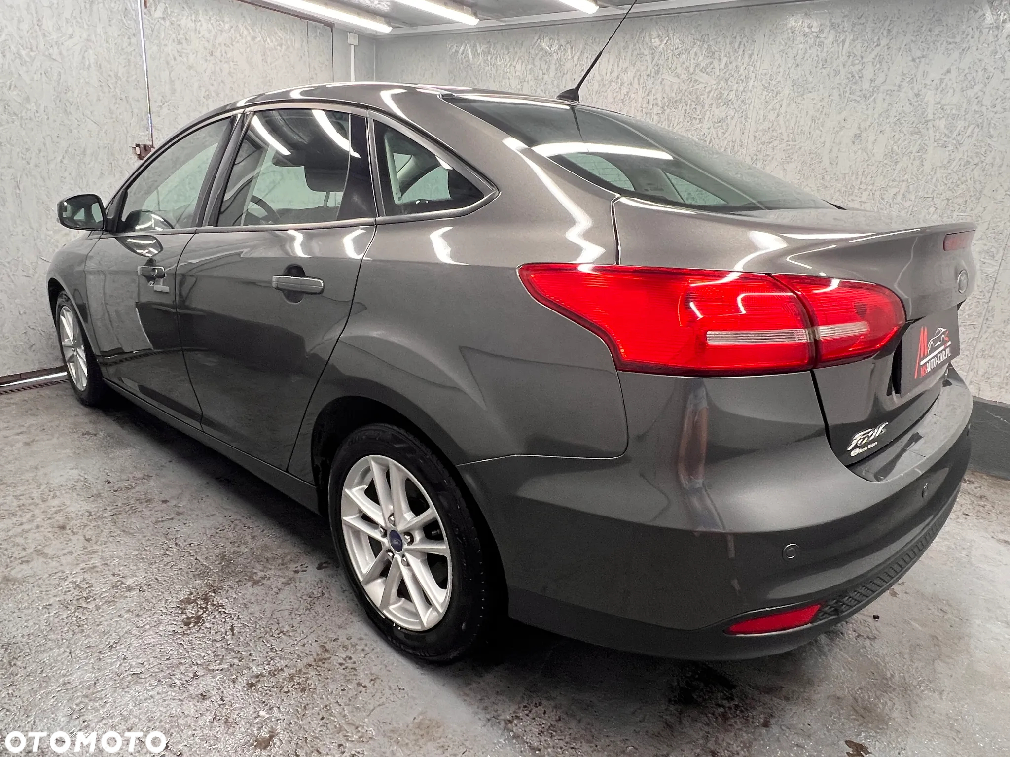 Ford Focus 1.0 EcoBoost Trend - 10