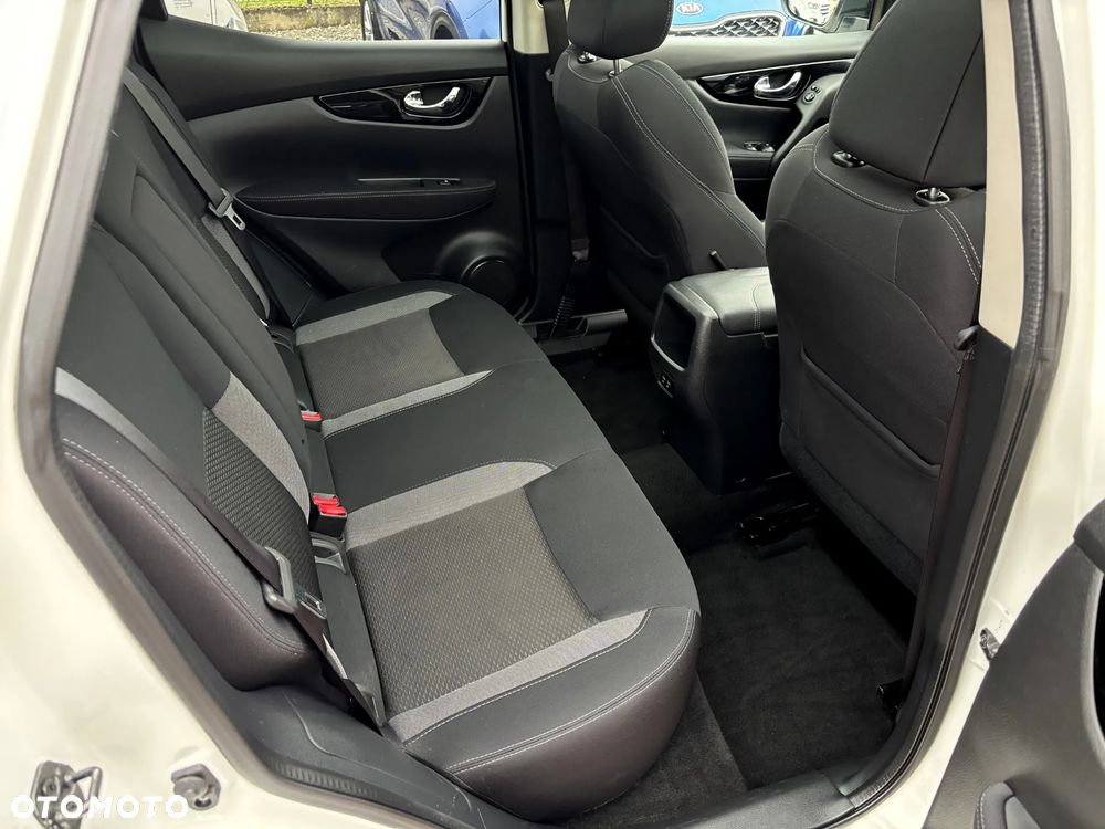 Nissan Qashqai 1.3 DIG-T N-Connecta - 17