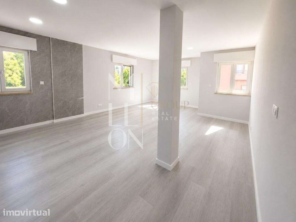 Apartamento T2 em Corroios | Totalmente Remodelado | Excelente Oportun - Grande imagem: 2/28