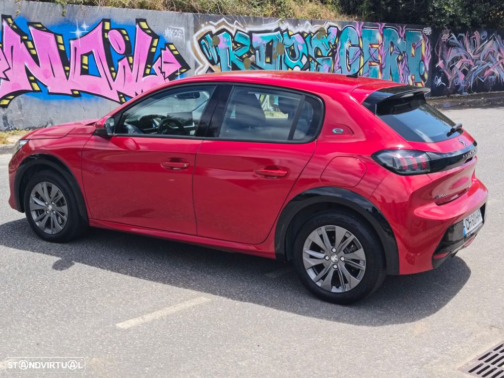 Peugeot e-208 Allure - 16