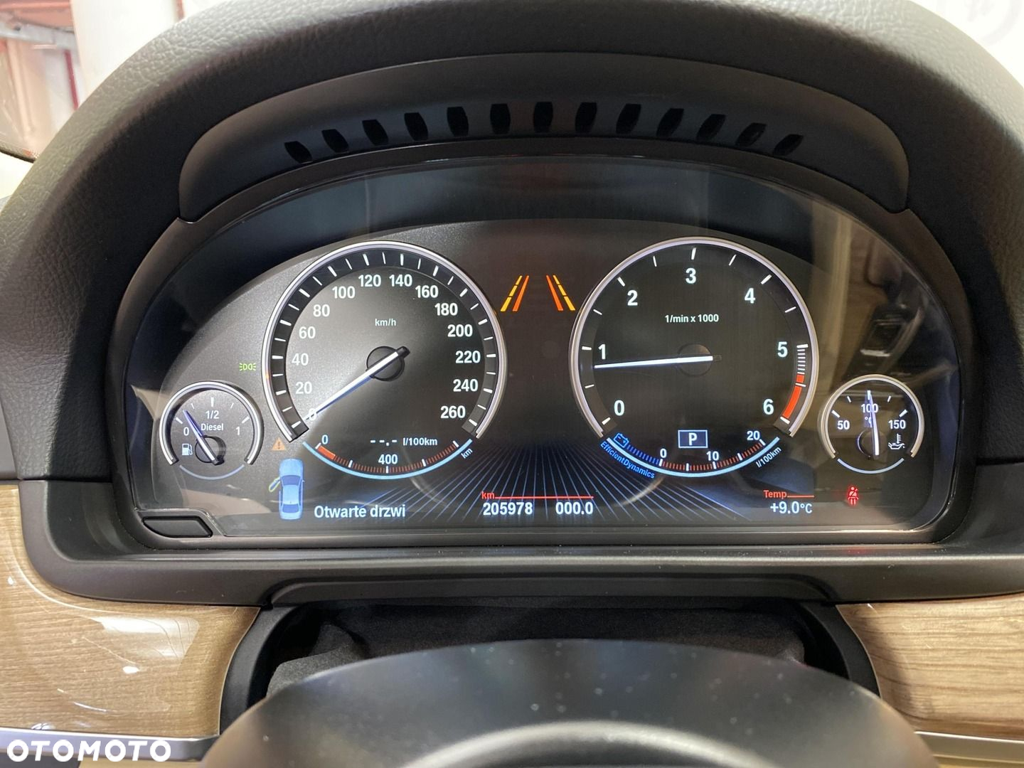 BMW Seria 5 525d xDrive Luxury Line - 29