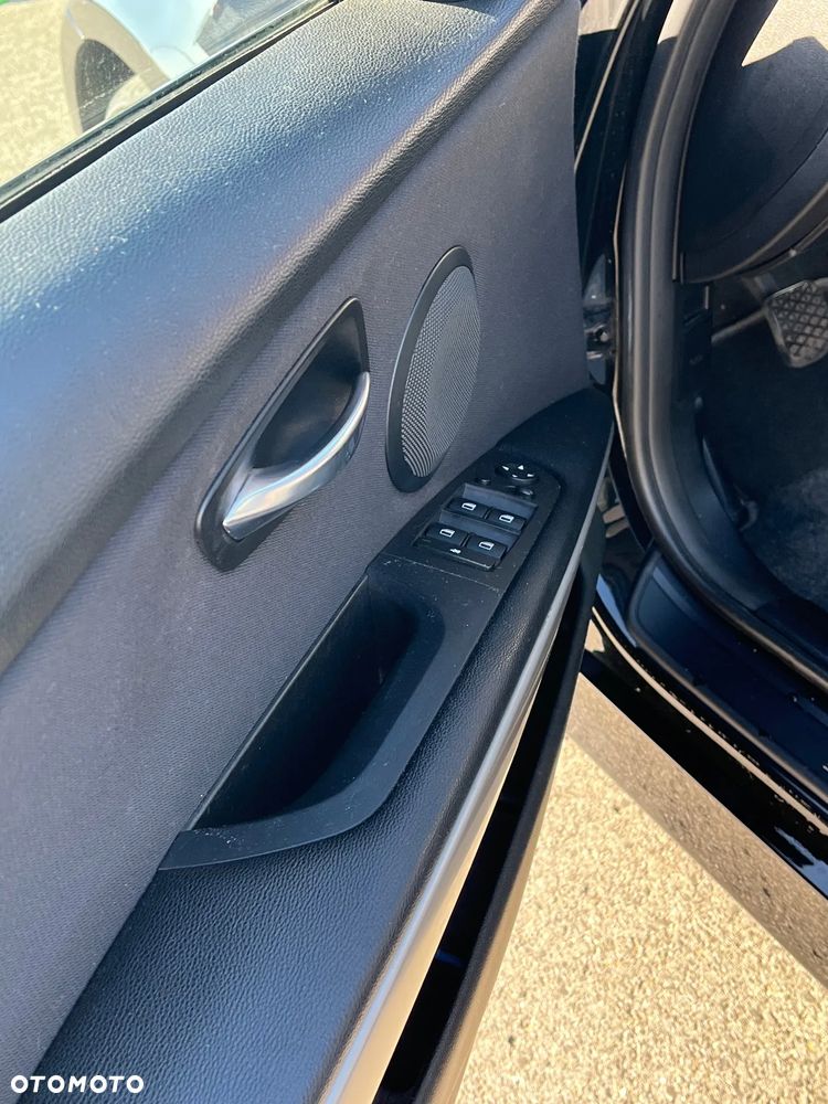 BMW Seria 3 320i - 12