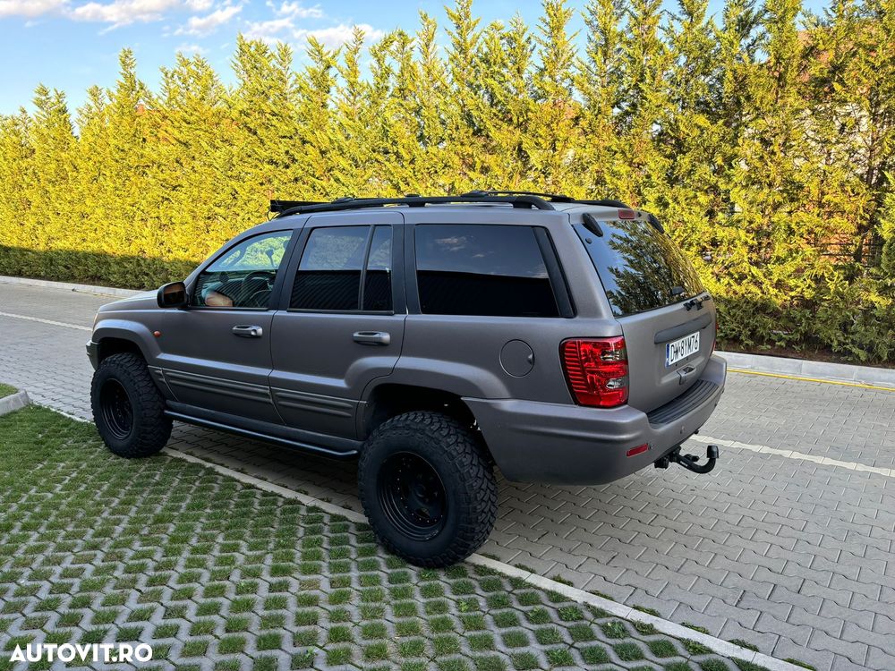 Jeep Cherokee - 4