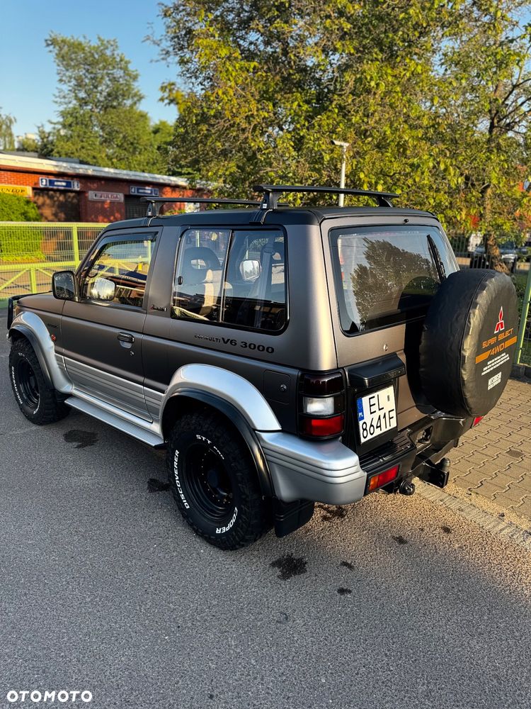 Mitsubishi Pajero - 34