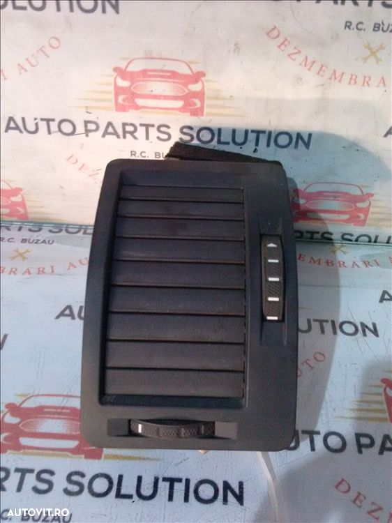 gura ventilatie stanga skoda octavia 2 1.6 tdi an fabr. 2011 - 1