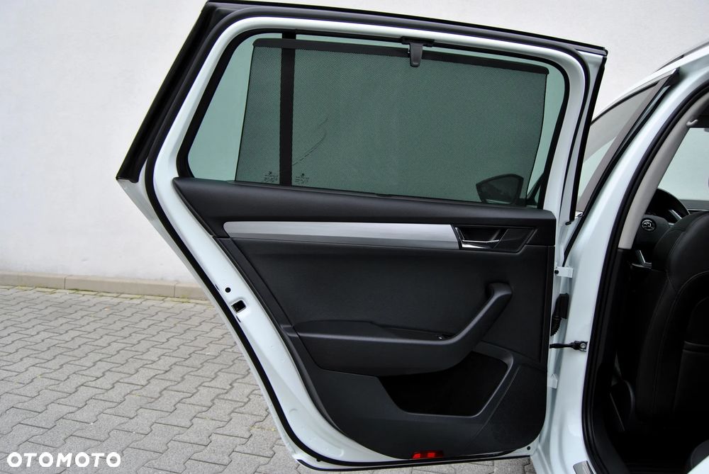 Skoda Superb 2.0 TDI 4x4 DSG Style - 26