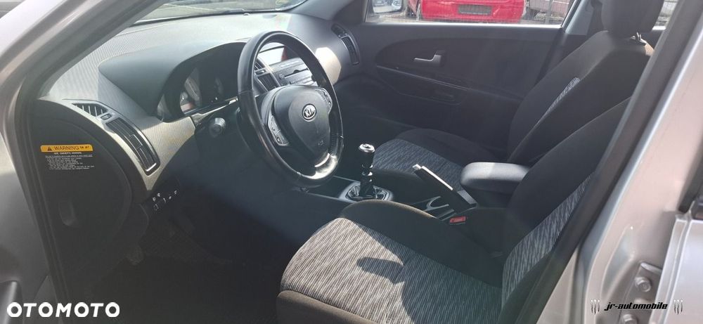 Kia Ceed - 7