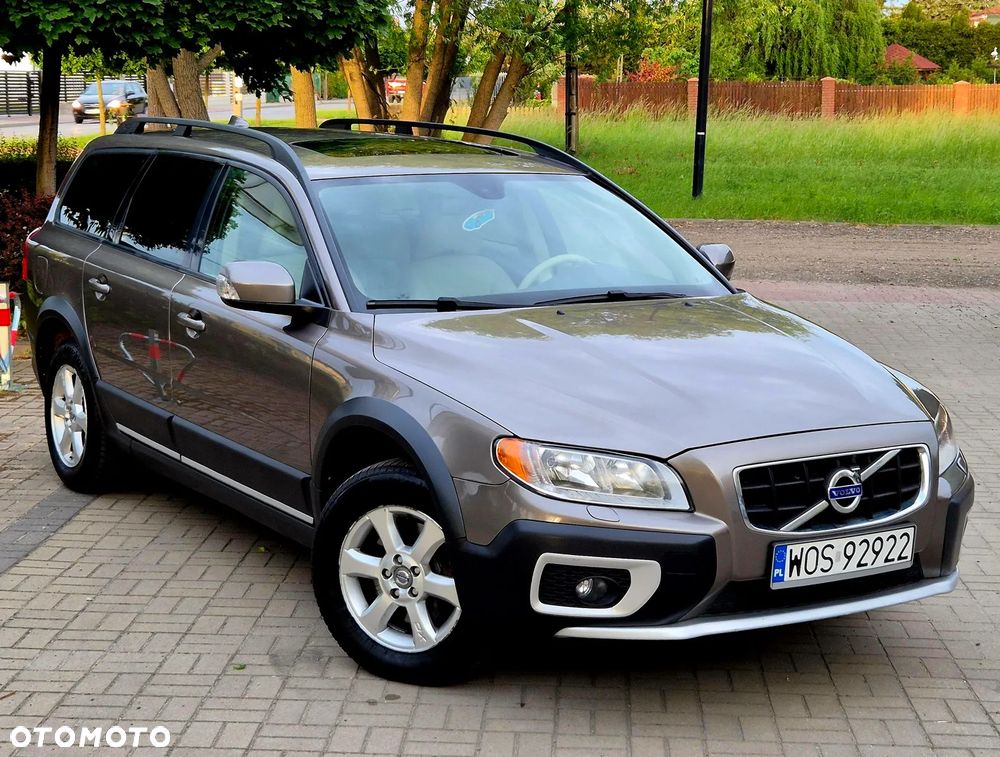 Volvo XC 70 3.2 AWD Momentum - 1