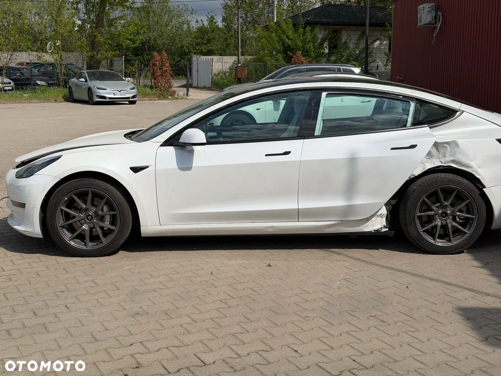 Tesla Model 3 - 9
