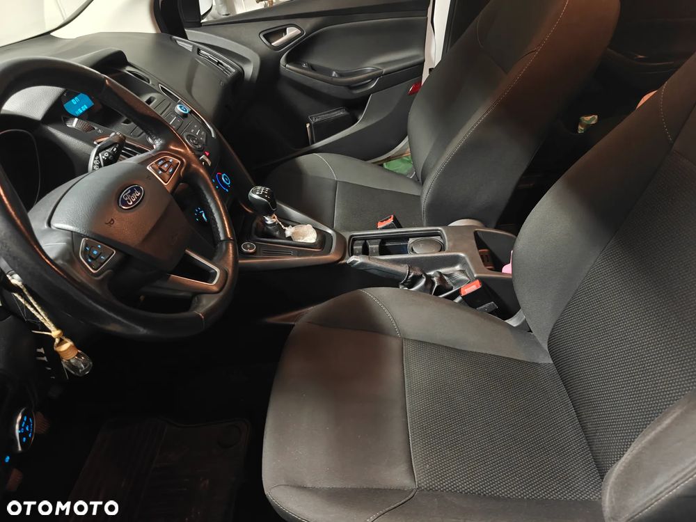 Ford Focus 1.5 TDCi Trend - 13
