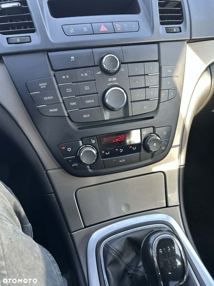 Opel Insignia 1.8 - 12